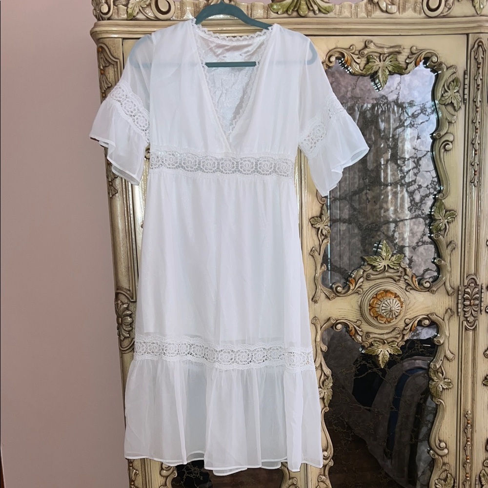 Chic White Lace Midi Dress